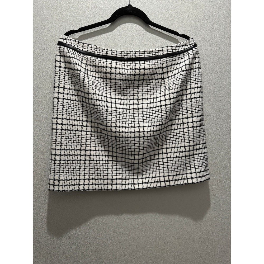 White House Black Market Plaid skirt